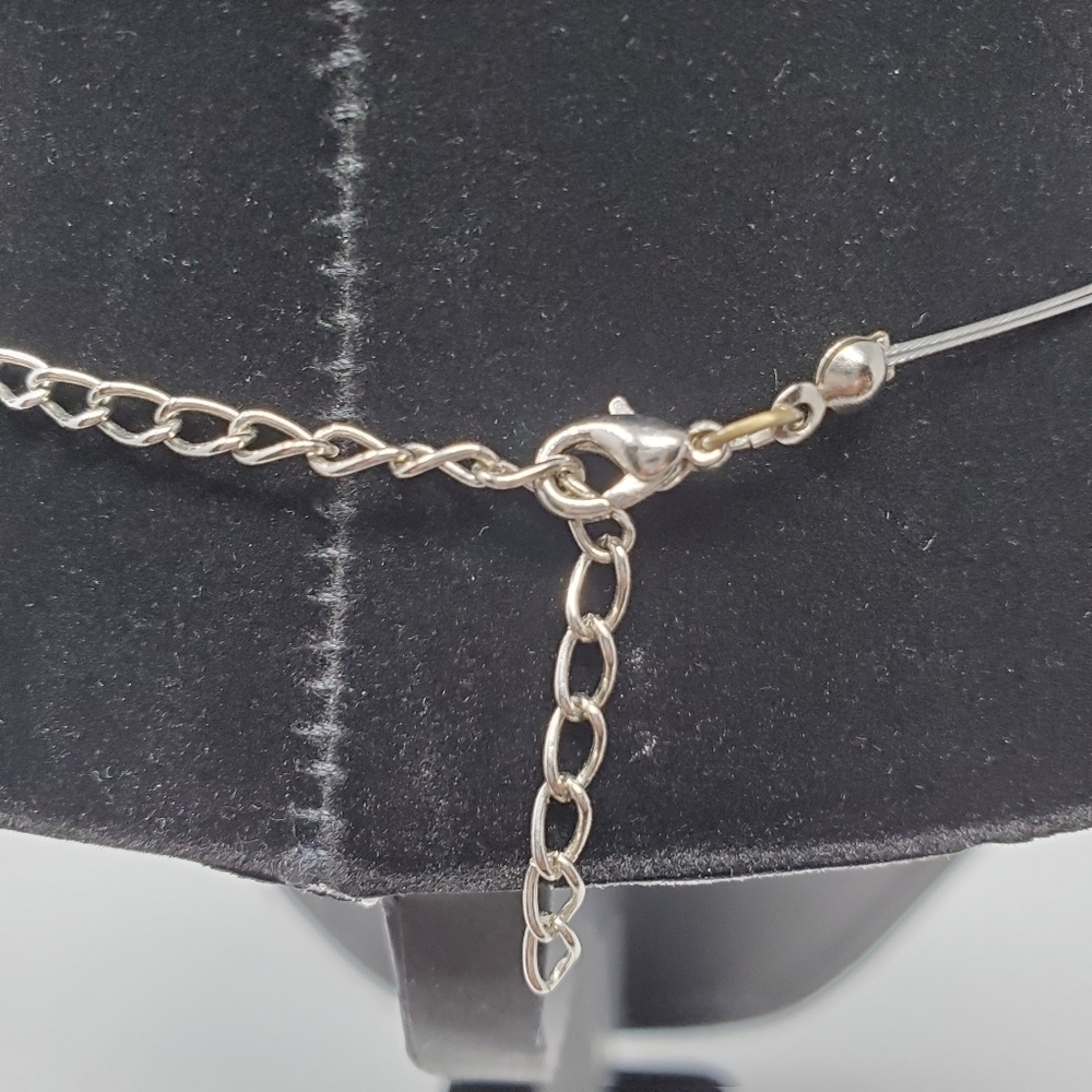 Heart Shell Necklace - Picture 2 of 8
